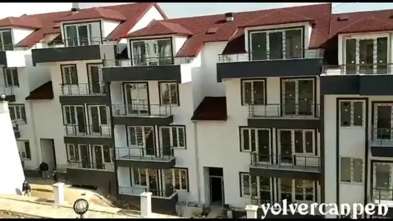 Kocaeli İzmit, Kocaeli PEN tarafından komple bir sitenin tüm balkonlarına ve merdivenlerine montajı yapılmış, modern ve güvenli alüminyum küpeşte ve tırabzan sistemleri. Alikahya Küpeşte