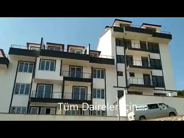 Alikahya PVC Kapı Kocaeli PEN tarafından komple bir sitenin tüm balkonlarına ve merdivenlerine montajı yapılmış, modern ve güvenli alüminyum küpeşte ve tırabzan sistemleri. Alikahya Küpeşte