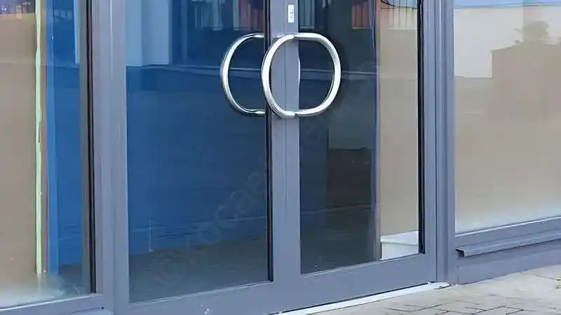 Kocaeli PEN tarafından uygulanan alüminyum giriş kapılar