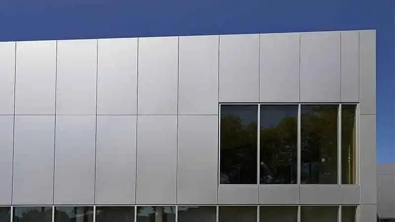 Kocaeli kurumsal bina gümüş antrasit renkli modern alüminyum kompozit cephe giydirme uygulamaları