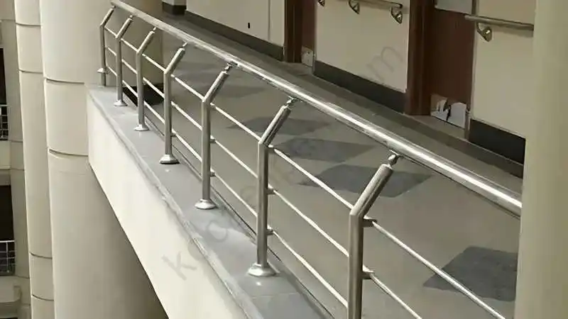 camlı ve profilli alüminyum küpeşte korkuluk sistemi