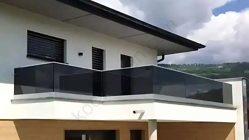 Kocaeli'de balkon, merdiven ve teraslarınız için modern, paslanmaz ve güvenli alüminyum küpeşte