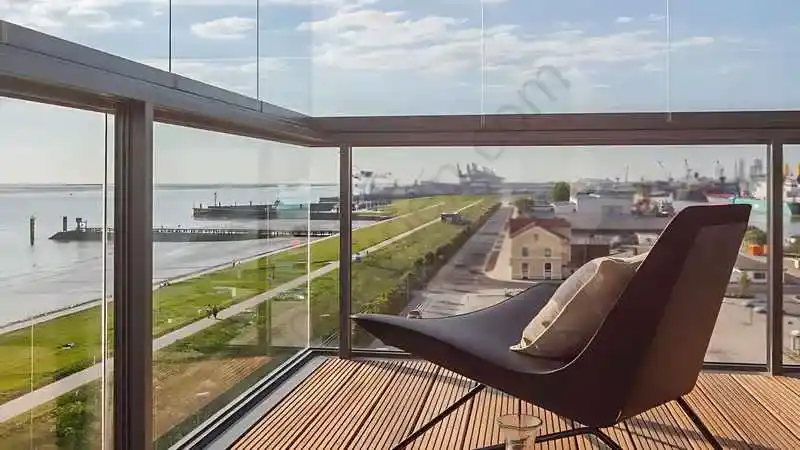 camlı ve profilli alüminyum küpeşte korkuluk sistemleri