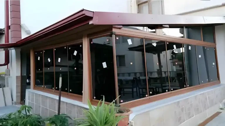 Bağçeşme Katlanır Cam Balkon projemiz, bir balkonun nasıl şık bir kış bahçesine dönüşebileceğinin en güzel kanıtı.