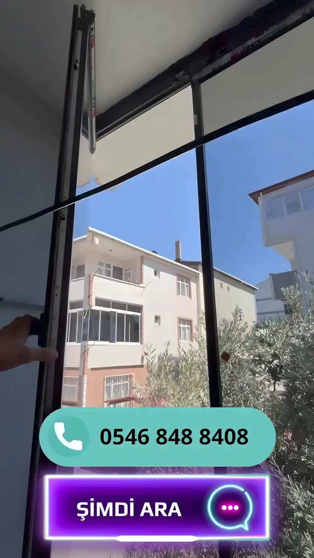 Darıca Özel Cam Balkon Kocaeli PEN tarafından yapılan, en sol kanadı pencere gibi açılabilen, 8 kanatlı, özel tasarım, modern ve fonksiyonel katlanır cam balkon sistemi.
