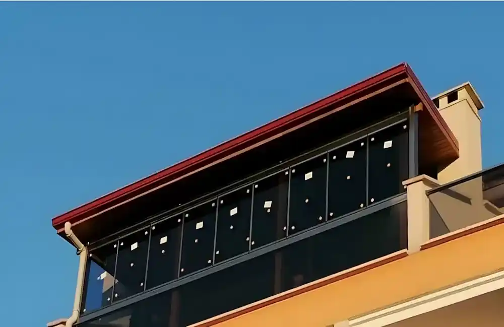 Kocaeli Gölcük Cam Balkon füme renkli, ısıcamlı ve temperli, modern katlanır cam balkon sistemi.