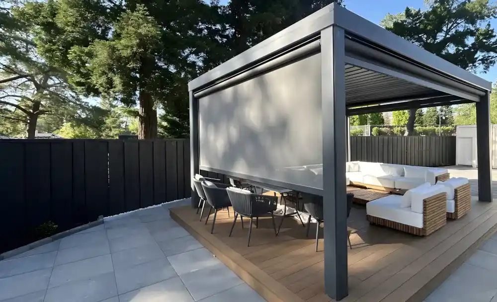Kocaeli uzaktan kumandalı, LED aydınlatmalı, açılır-kapanır tavanlı modern pergola tente sistemi.