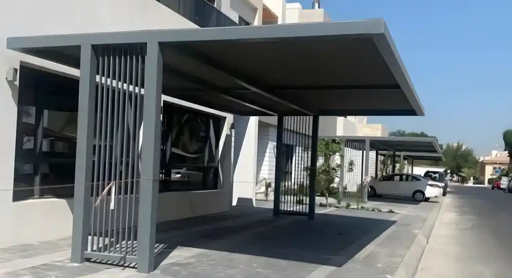 Kocaeli uzaktan kumandalı, LED aydınlatmalı, açılır-kapanır tavanlı modern pergola tente sistemi.