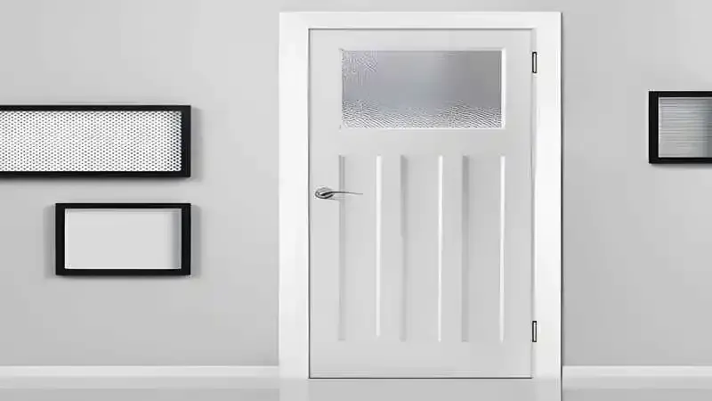 Kocaeli PVC Kapı. Montajı yapılmış, camlı PVC dış kapı modeli.