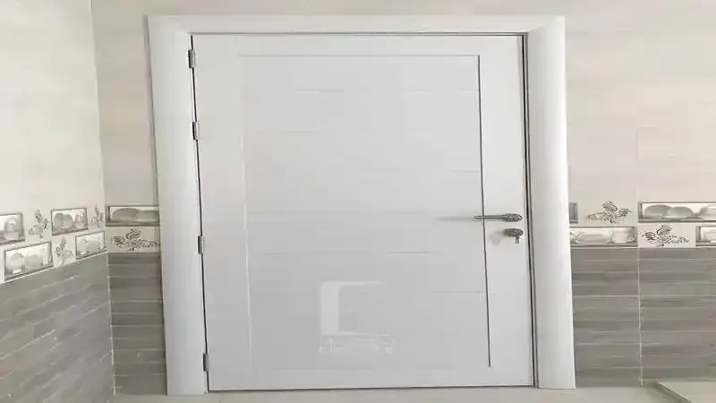 Kocaeli PVC Kapı. Montajı yapılmış, camlı PVC dış kapı modeli.