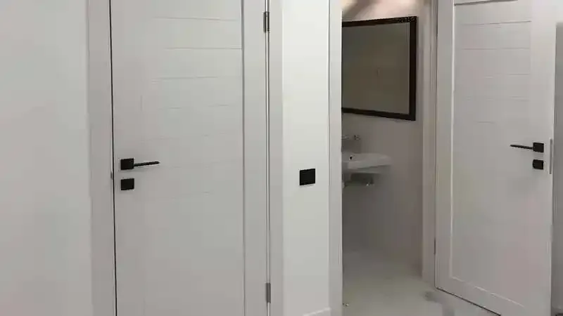 Kocaeli PVC Kapı. Montajı yapılmış, camlı PVC dış kapı modeli.