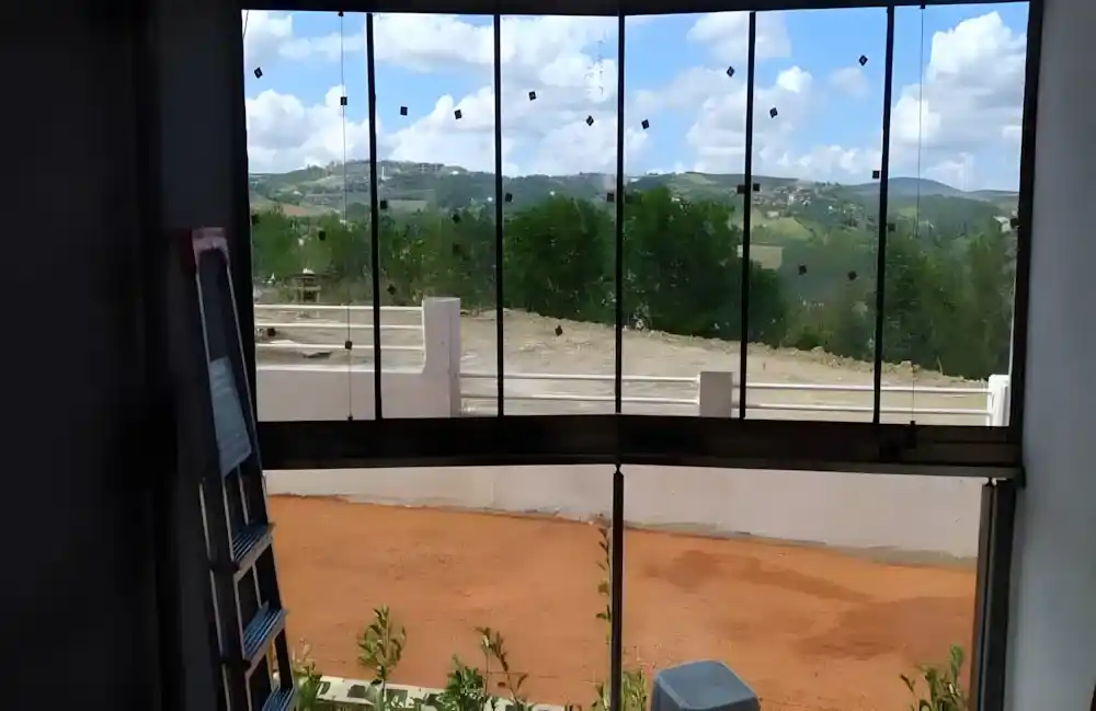 Tuana Evleri cam balkon montajı yapılan site görünümü