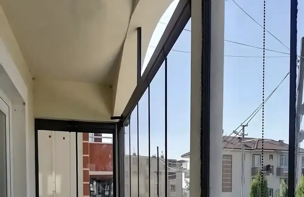 Yuvacık Villarında uygulanan Yuvacık cam balkon sistemleri