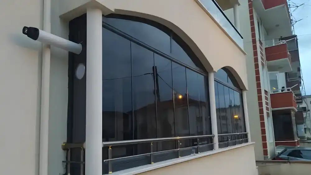 Yuvacık Villarında uygulanan Yuvacık cam balkon sistemleri