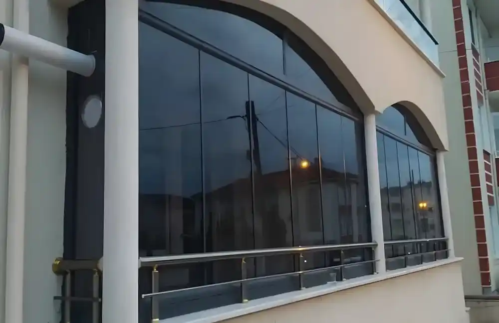 Yuvacık Villarında uygulanan Yuvacık cam balkon sistemleri