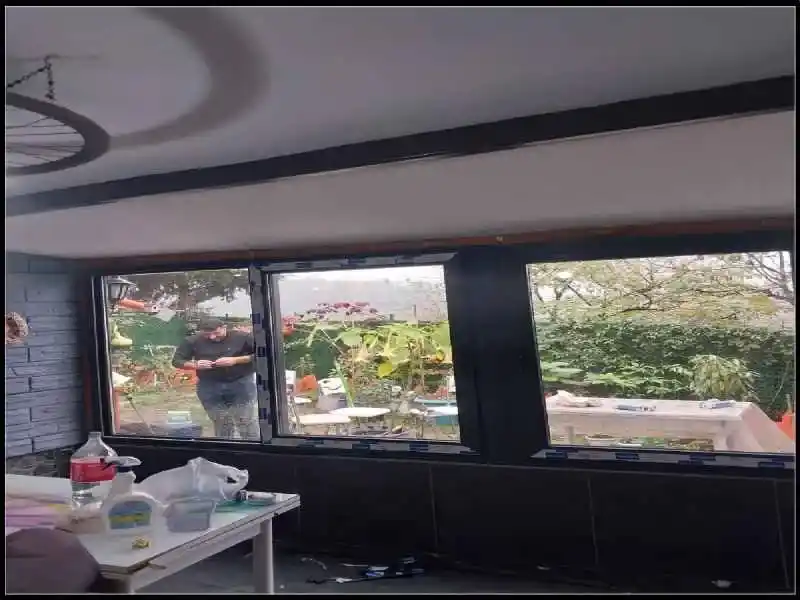 Bağçeşme’de dört kanatlı sürgülü pimapen balkon kapama uygulaması