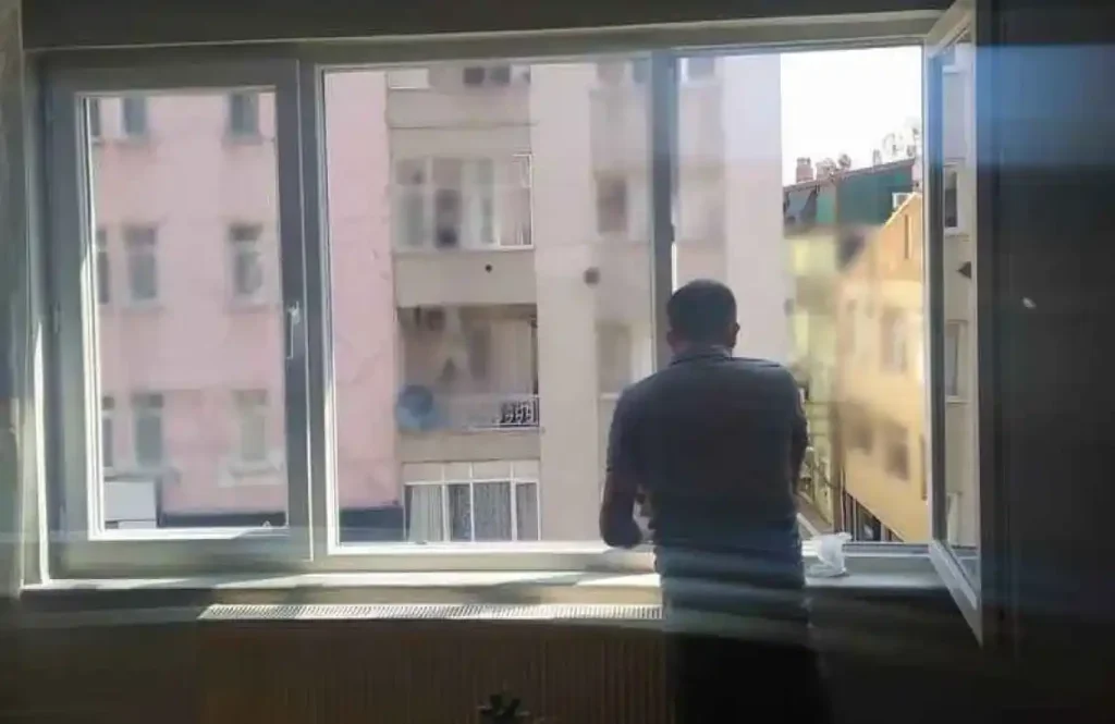 Çukurbağ PVC Pencere Kapı Sineklik Egepen PVC pencere, kapı ve sineklik montajı yapılan bina görünümü