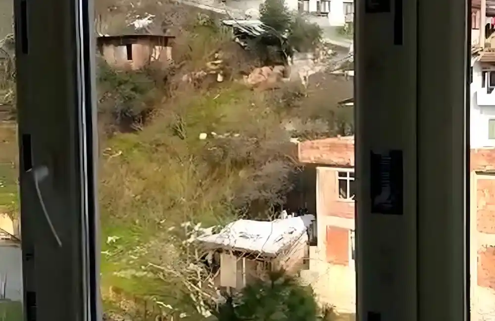 Kuruçeşme PVC Pencere projesi balkon için Egepen PVC pencere montajı yapılan bina görünümü