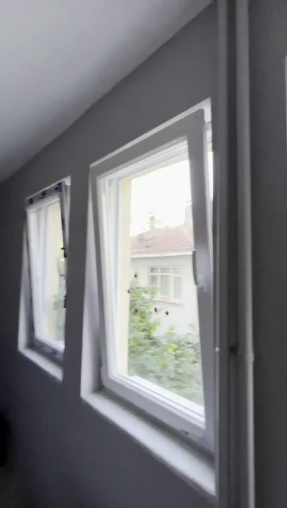 İzmit Kuruçeşme Pimapen Montajı. Öğretmenler Sitesi'nde, Kocaeli PEN ustasının montajını yaptığı, çift açılım mekanizmalı, beyaz ve modern Egepen pimapen pencere.