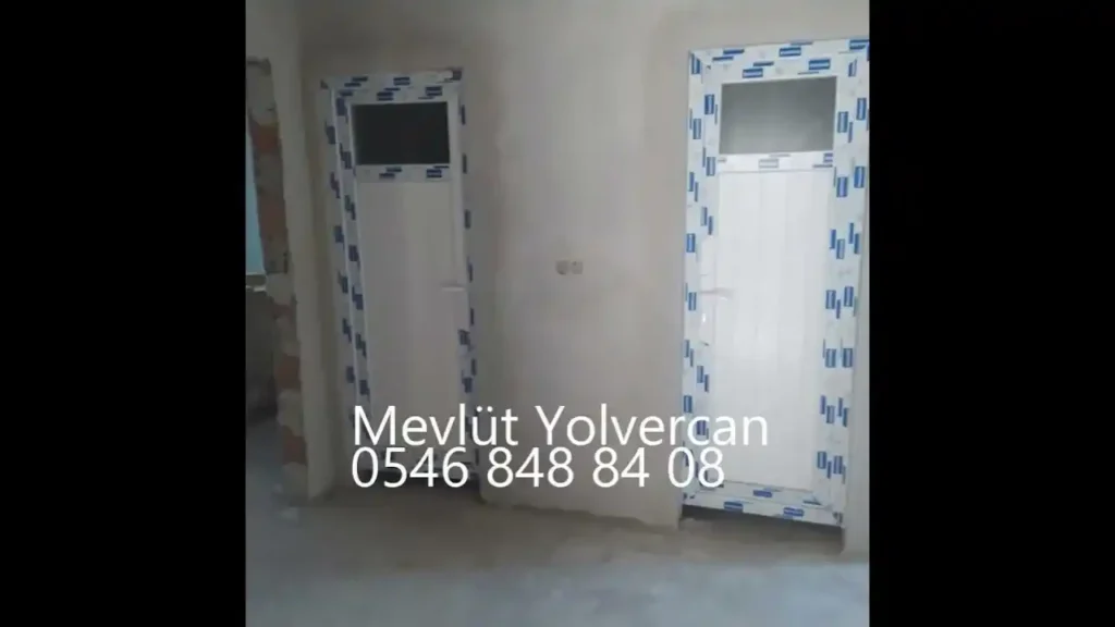 İzmit Topçular'da yeni yapılan bir binanın, Kocaeli PEN tarafından montajı tamamlanmış Topçular PVC Pencere ve balkon kapıları projesi.