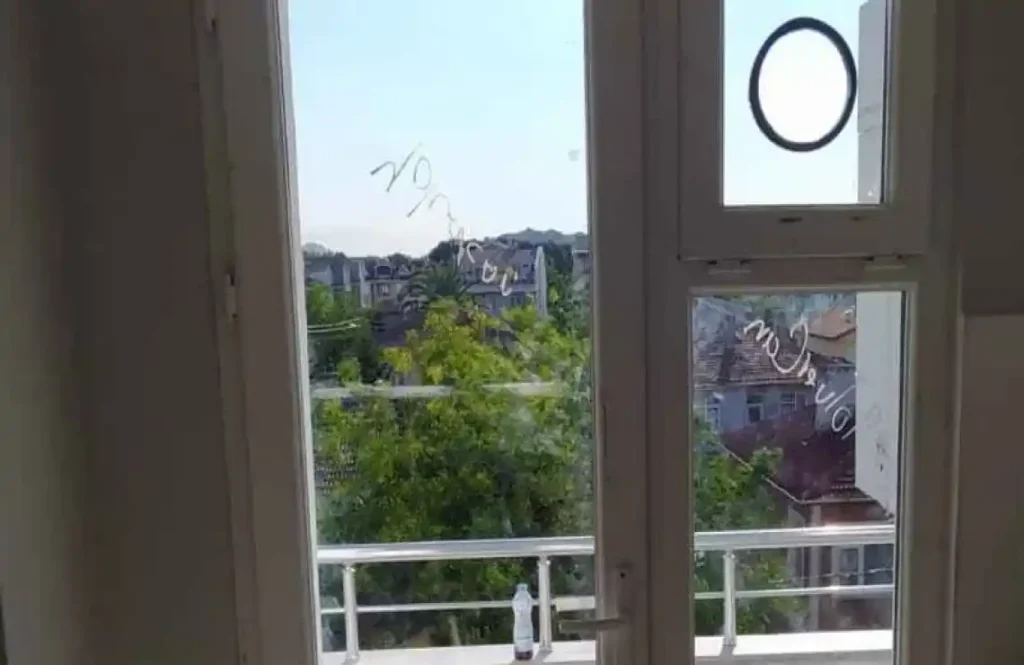 İzmit Seka Yanı’nda Egepen pencere ve kapı montajı yapılan konut görünümü