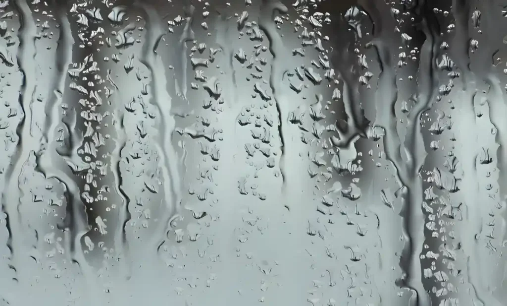 Kış aylarında pencerelerde terleme ve camlarda buğulanma neden olur?